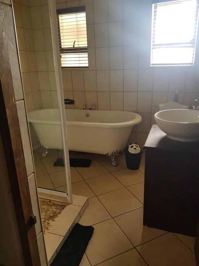 Tsessebe Guesthouse Bloemfontein Exterior foto
